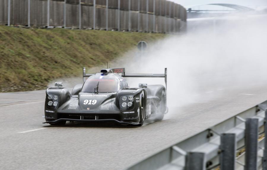  Porsche 919 Hybrid 2015 года  (фото 19 из 481)